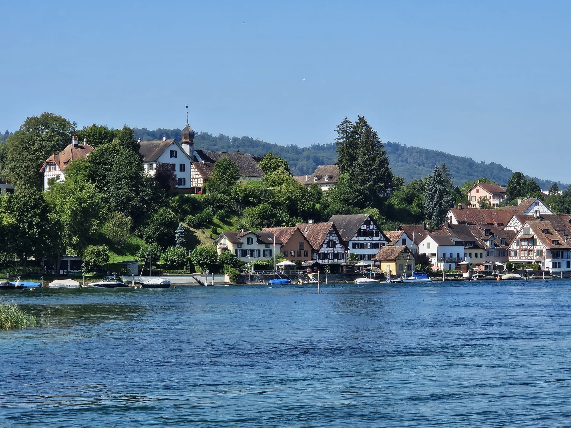 Ohrakupunktur und Hypnose in der Praxis Dr. Sabine Lüdrichsen in Konstanz – Sanfte Methoden gegen Stress, Schmerzen und Gewohnheiten